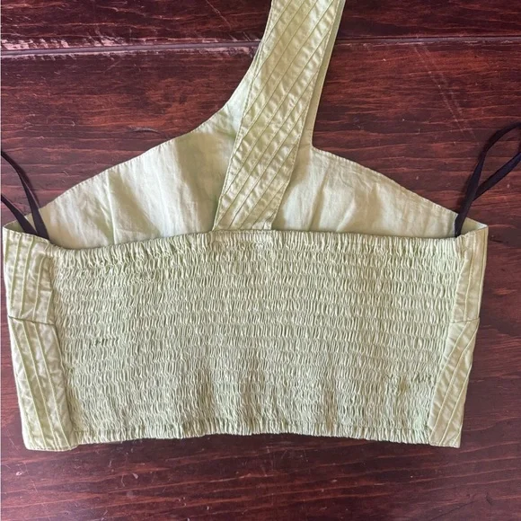 S/W/F A symmetrical crop top - Picture 2 of 5